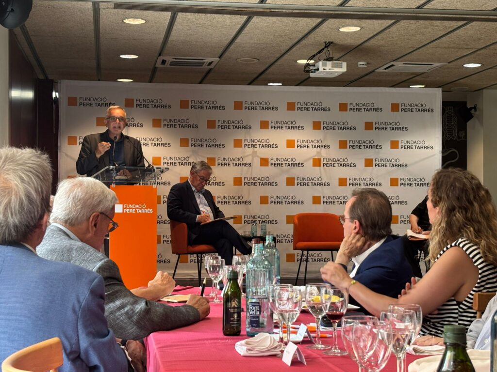 Col·loqui sobre atenció integrada social i sanitària a la Fundació Pere Tarrés